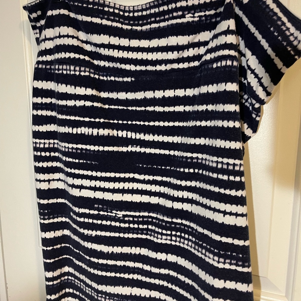 Torrid pencil blue and white skirt size 4
